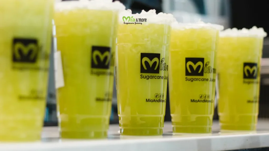 A cup of pure fresh sugarcane juice at Mía & More