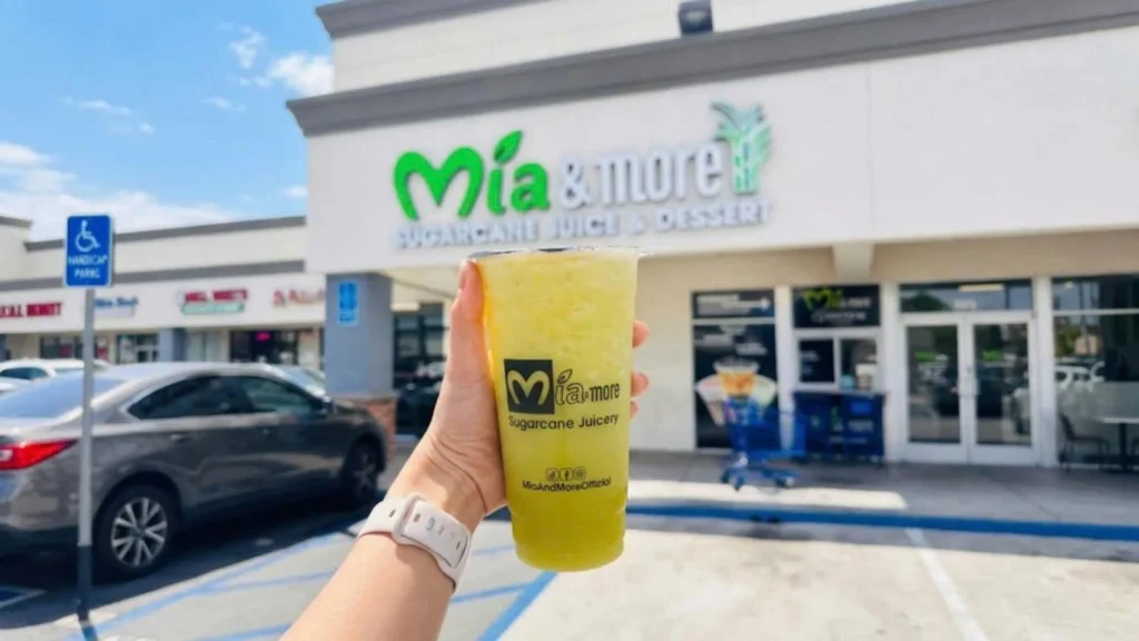 Every cup carries Mía & More’s passion and genuine care.
