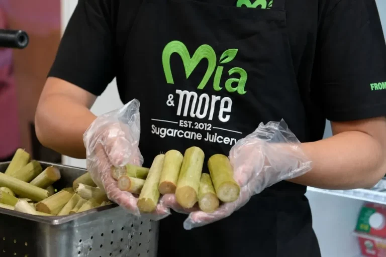 Fresh sugarcane pieces for the press-to-order process